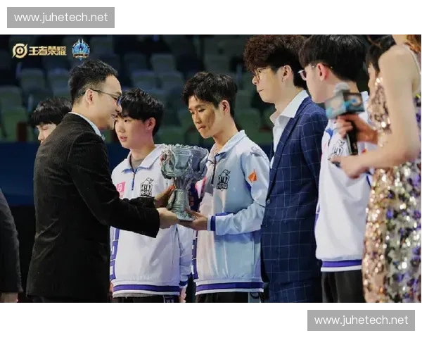 围绕欧洲五大联赛荣耀奖杯的百年历史传承与辉煌传奇故事精彩篇章